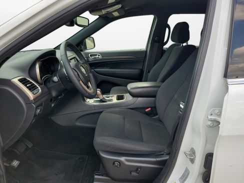 Used 2017 Jeep Grand Cherokee Laredo w/ Quick Order Package 23E image 11