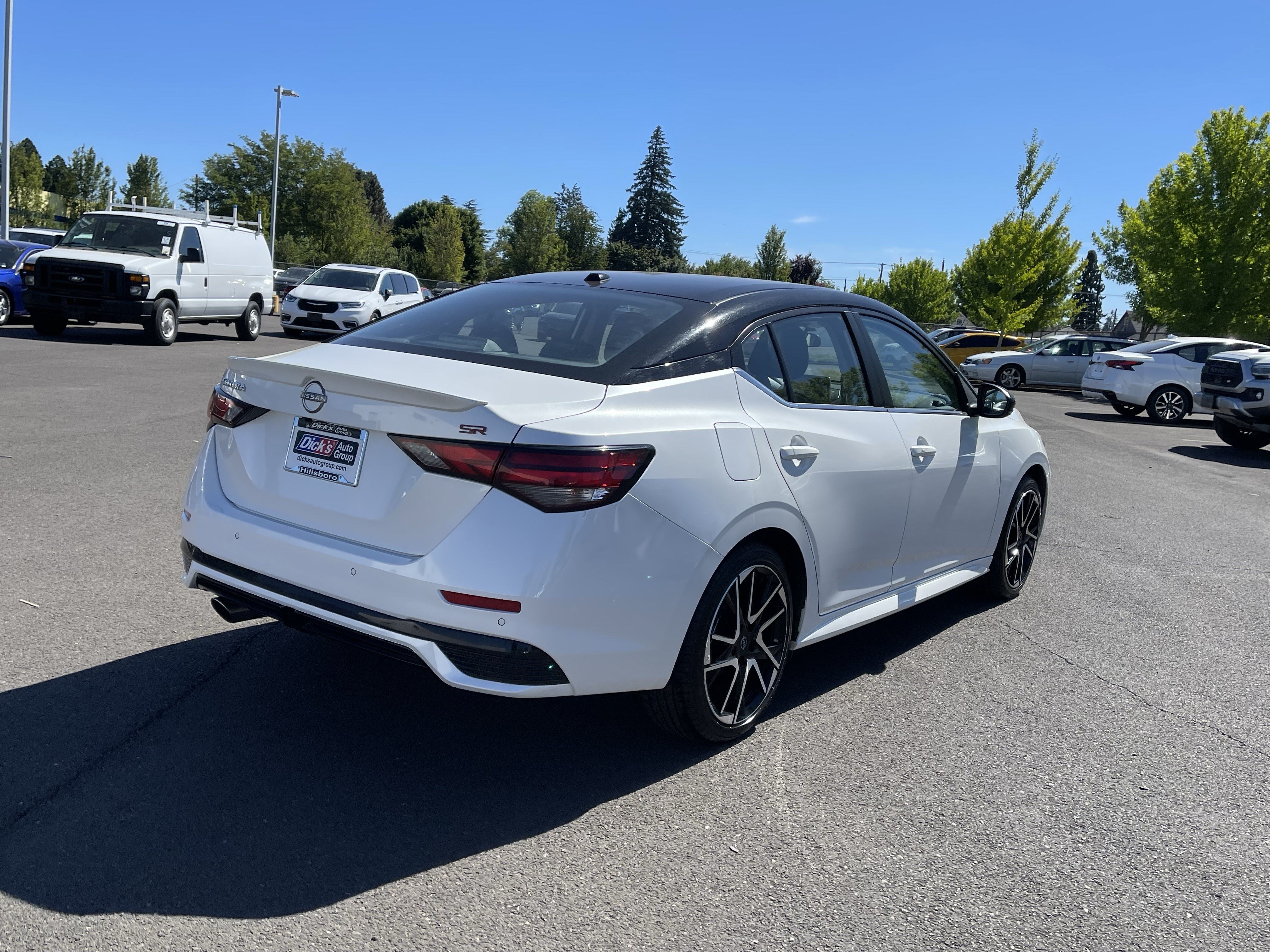 Used 2025 Nissan Sentra SR FWD image 5