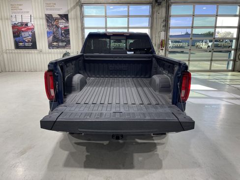 Used 2023 GMC Sierra 1500 SLT w/ SLT Premium Package image 15
