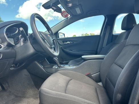 Used 2020 Chevrolet Malibu LT FWD image 12