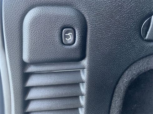 Used 2018 Jeep Grand Cherokee Altitude image 9