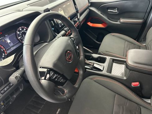 Used 2025 Nissan Frontier Pro-X RWD image 9