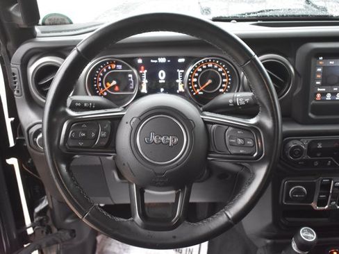Used 2021 Jeep Gladiator Sport AWD/4WD image 17
