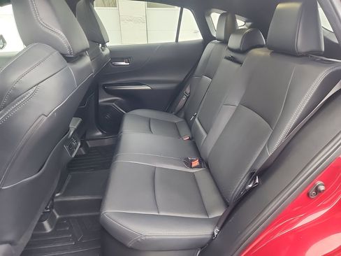 Used 2022 Toyota Venza Limited image 32