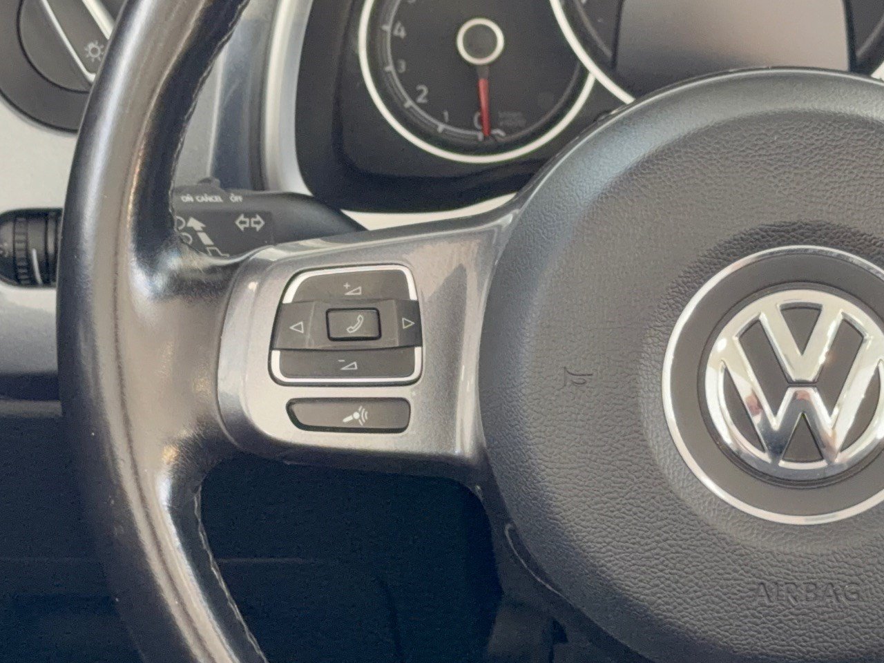Used 2018 Volkswagen Beetle 2.0T FWD image 18