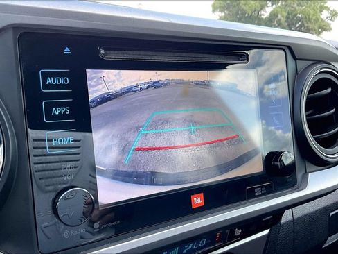 Used 2016 Toyota Tacoma Limited w/ Towing Package RWD image 13