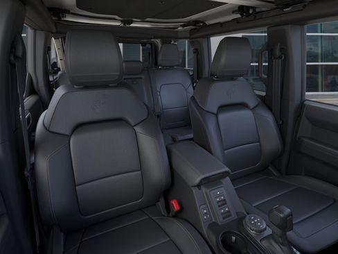 New 2025 Ford Bronco Badlands image 12