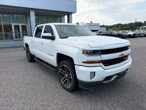 Used 2017 Chevrolet Silverado 1500 LT w/ All Star Edition AWD/4WD image 3