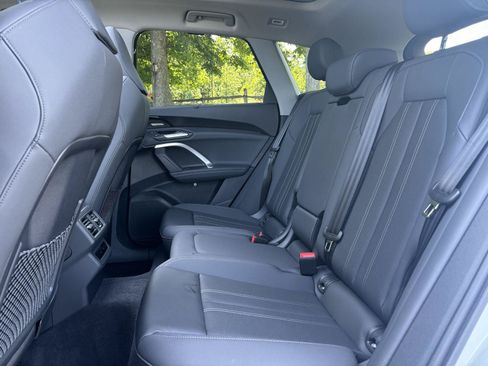 Used 2025 Audi Q5 Premium Plus w/ Premium Plus AWD/4WD image 28