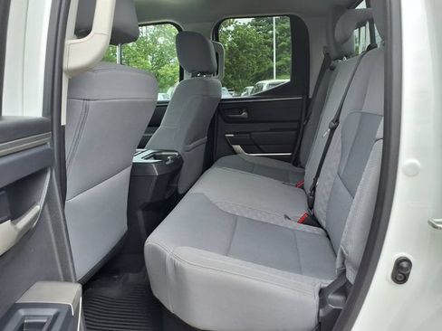 Used 2022 Toyota Tundra SR5 w/ SR5 Convenience Package RWD image 11
