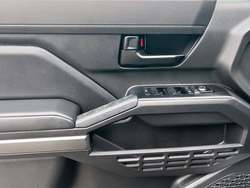 Certified 2024 Toyota Tacoma SR5 image 14