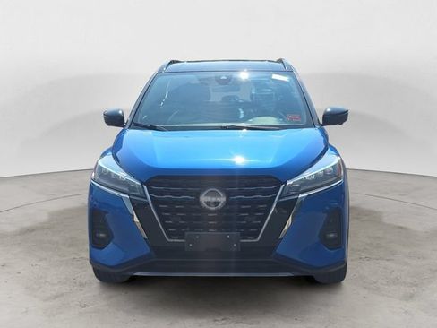 Used 2023 Nissan Kicks SR w/ SR Premium Package FWD image 8