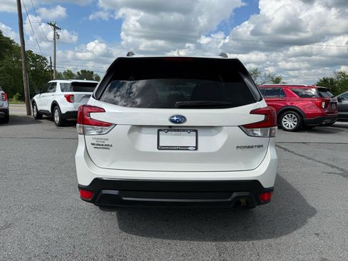 Used 2020 Subaru Forester Premium image 5