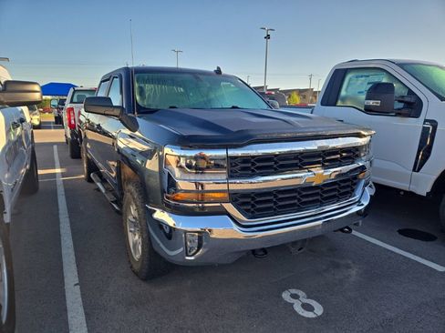 Used 2018 Chevrolet Silverado 1500 LT w/ All Star Edition image 4