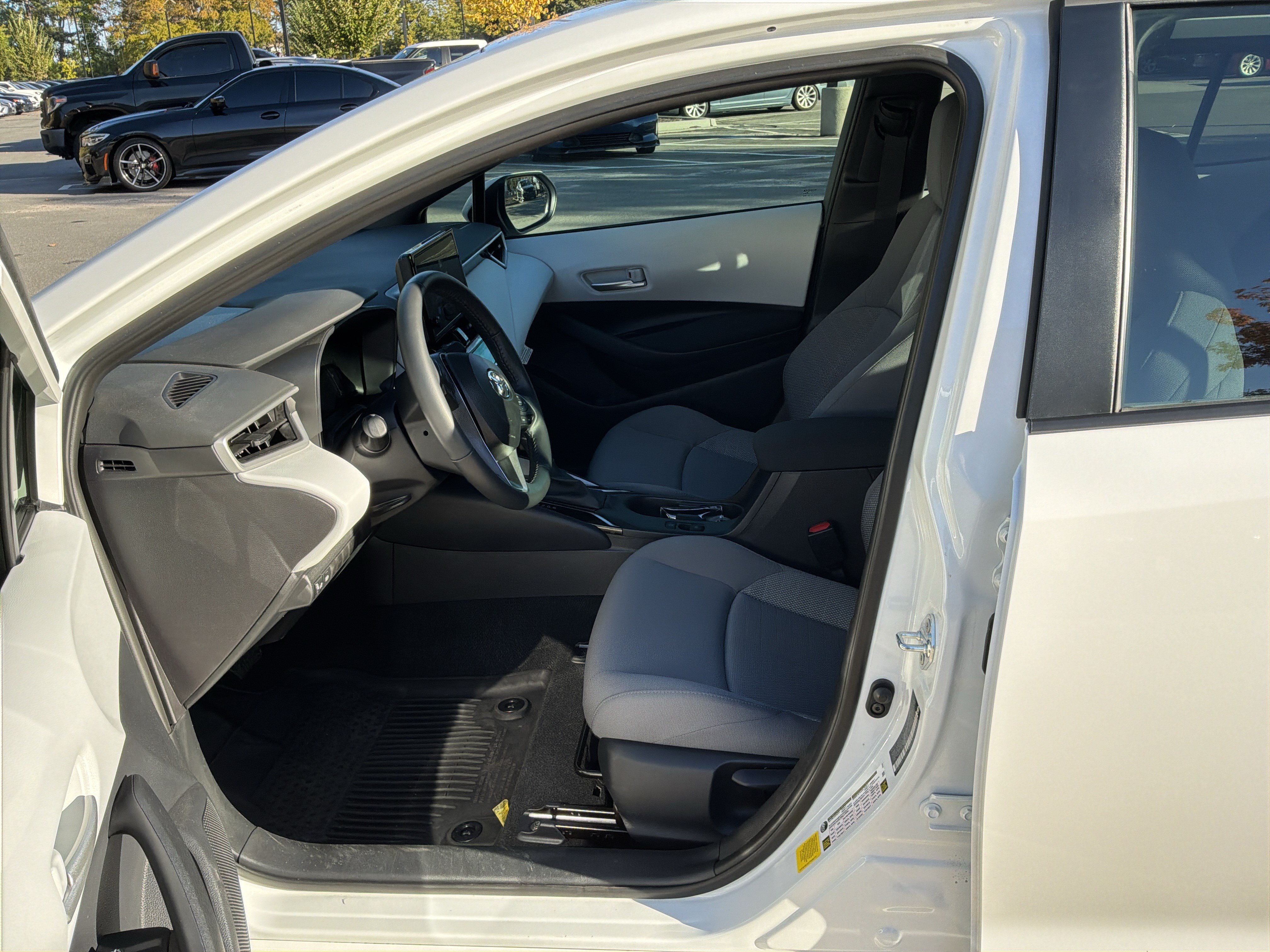 Used 2026 Toyota Corolla SE FWD image 16