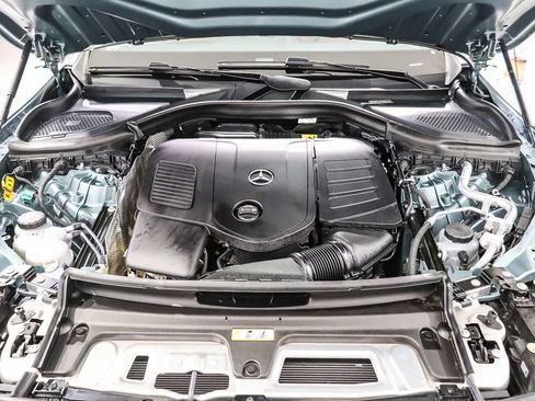 Used 2025 Mercedes-Benz GLC 350e 4MATIC image 27