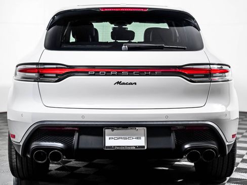 Used 2026 Porsche Macan AWD/4WD image 11