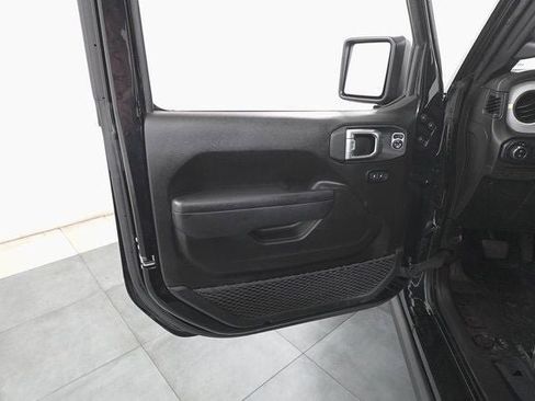 Used 2024 Jeep Gladiator Sport image 8