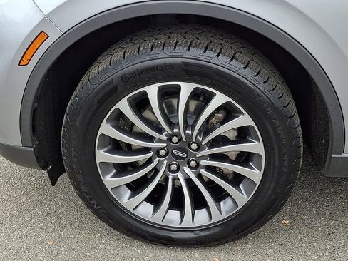 Used 2023 Lincoln Aviator AWD w/ Premium Package image 8