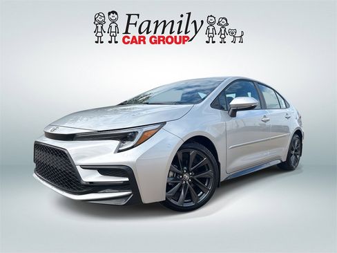 Used 2025 Toyota Corolla SE image 1