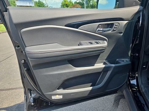 New 2026 Honda Ridgeline Black Edition image 12