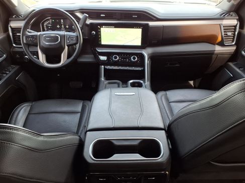 Used 2024 GMC Sierra 2500 Denali w/ Denali Reserve Package image 8