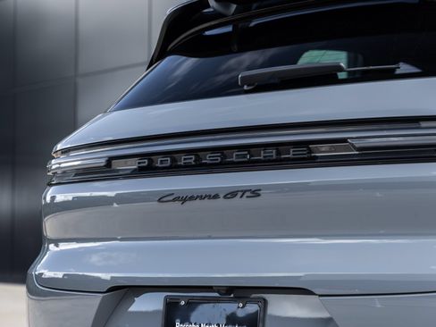 Certified 2026 Porsche Cayenne GTS AWD/4WD image 14
