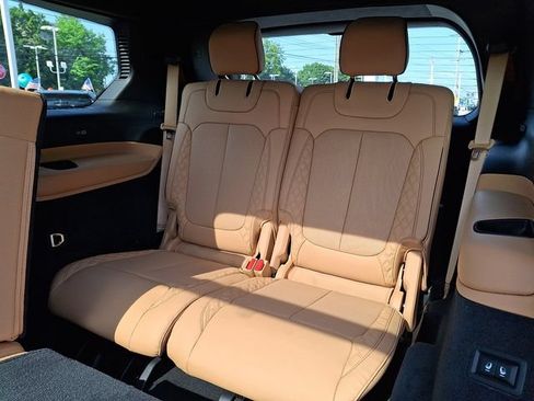 Used 2024 Jeep Grand Cherokee L Summit AWD/4WD image 10