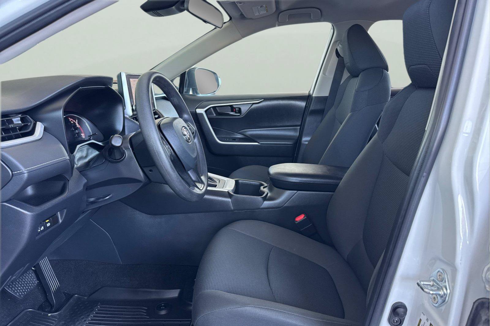 Certified 2023 Toyota RAV4 LE AWD/4WD image 15