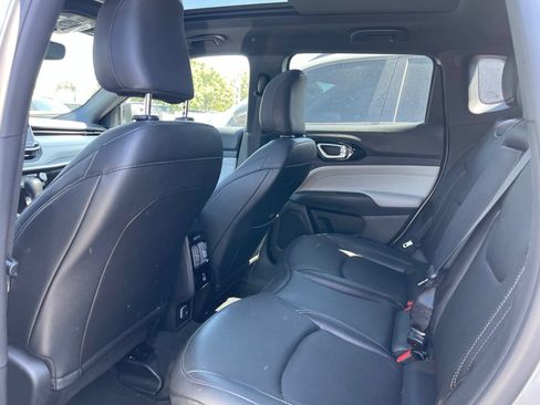 Used 2025 Jeep Compass Limited w/ Elite Group AWD/4WD image 4