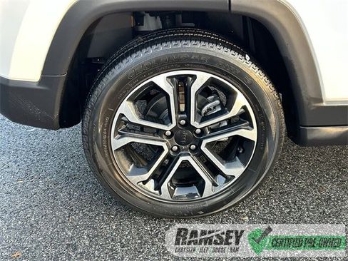 Certified 2022 Jeep Compass Limited image 12