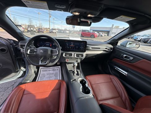 Used 2025 Ford Mustang GT Premium image 21
