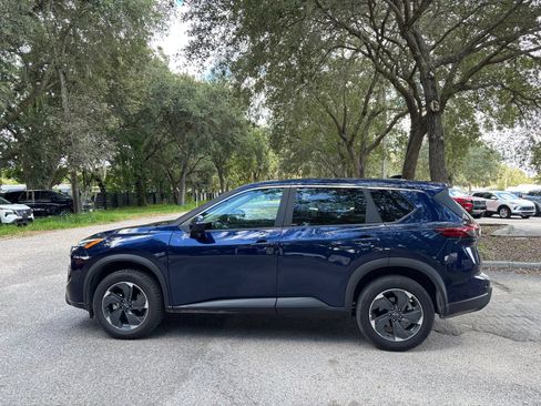 Used 2025 Nissan Rogue SV FWD image 18