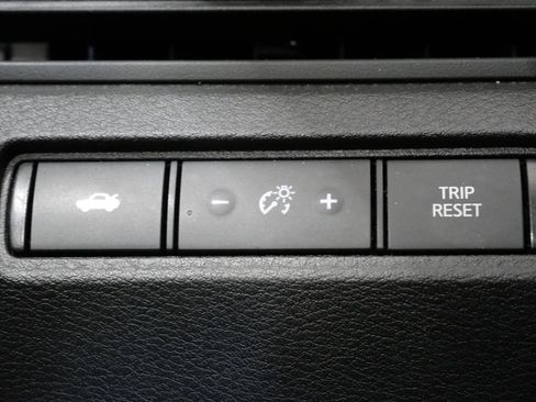 Used 2024 Nissan Altima 2.5 SR FWD image 14