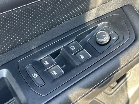 New 2026 Volkswagen Atlas Cross Sport SE FWD image 17