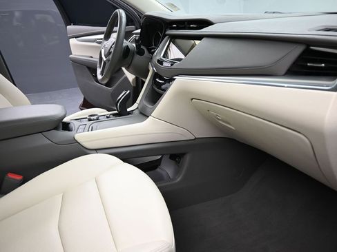 Certified 2022 Cadillac XT5 Premium Luxury AWD/4WD image 23