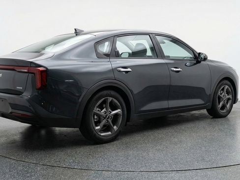 Used 2025 Kia K4 FWD image 9