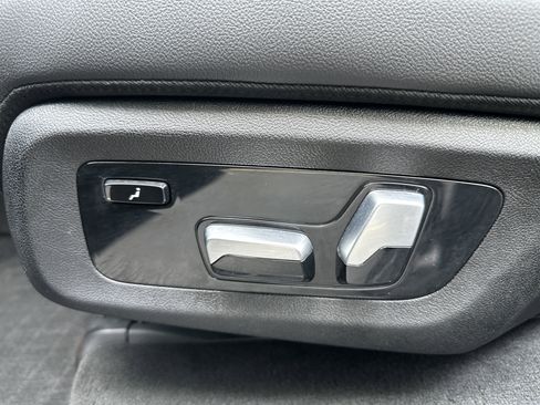 Certified 2022 BMW X7 xDrive40i w/ Executive Package image 23