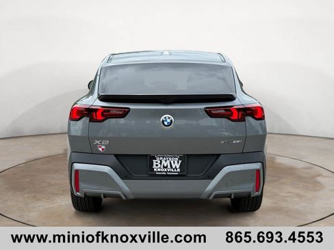 Used 2025 BMW X2 xDrive28i AWD/4WD image 4