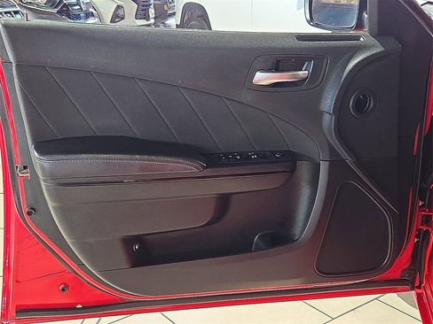 Used 2019 Dodge Charger SXT image 15