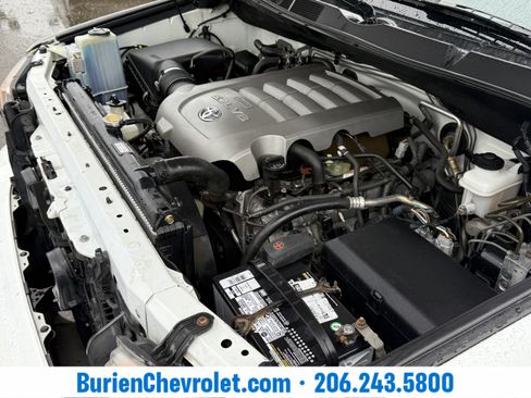 Used 2010 Toyota Sequoia Platinum image 32