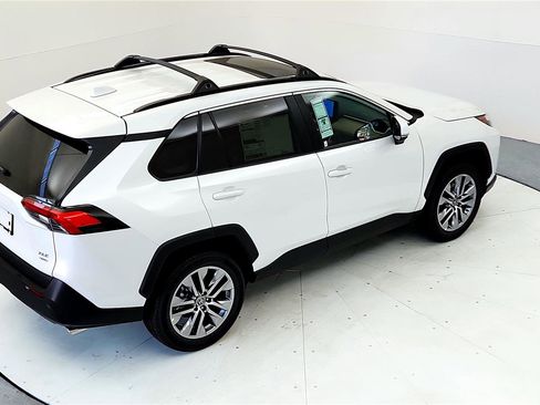 Certified 2023 Toyota RAV4 XLE Premium image 19