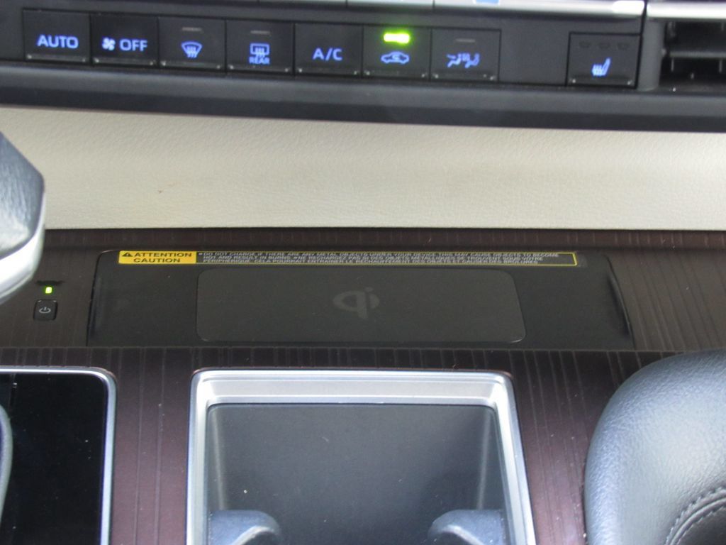 Certified 2023 Toyota Sienna XLE w/ XLE Plus Package AWD/4WD image 34