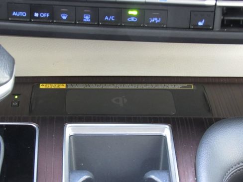 Used 2023 Toyota Sienna XLE w/ XLE Plus Package AWD/4WD image 34