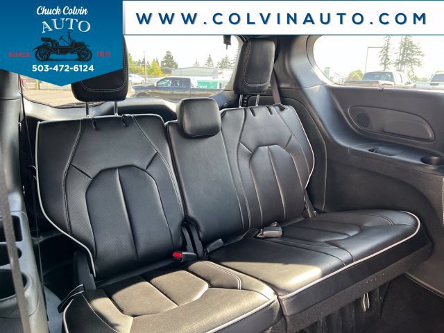 Used 2025 Chrysler Pacifica Limited FWD image 26