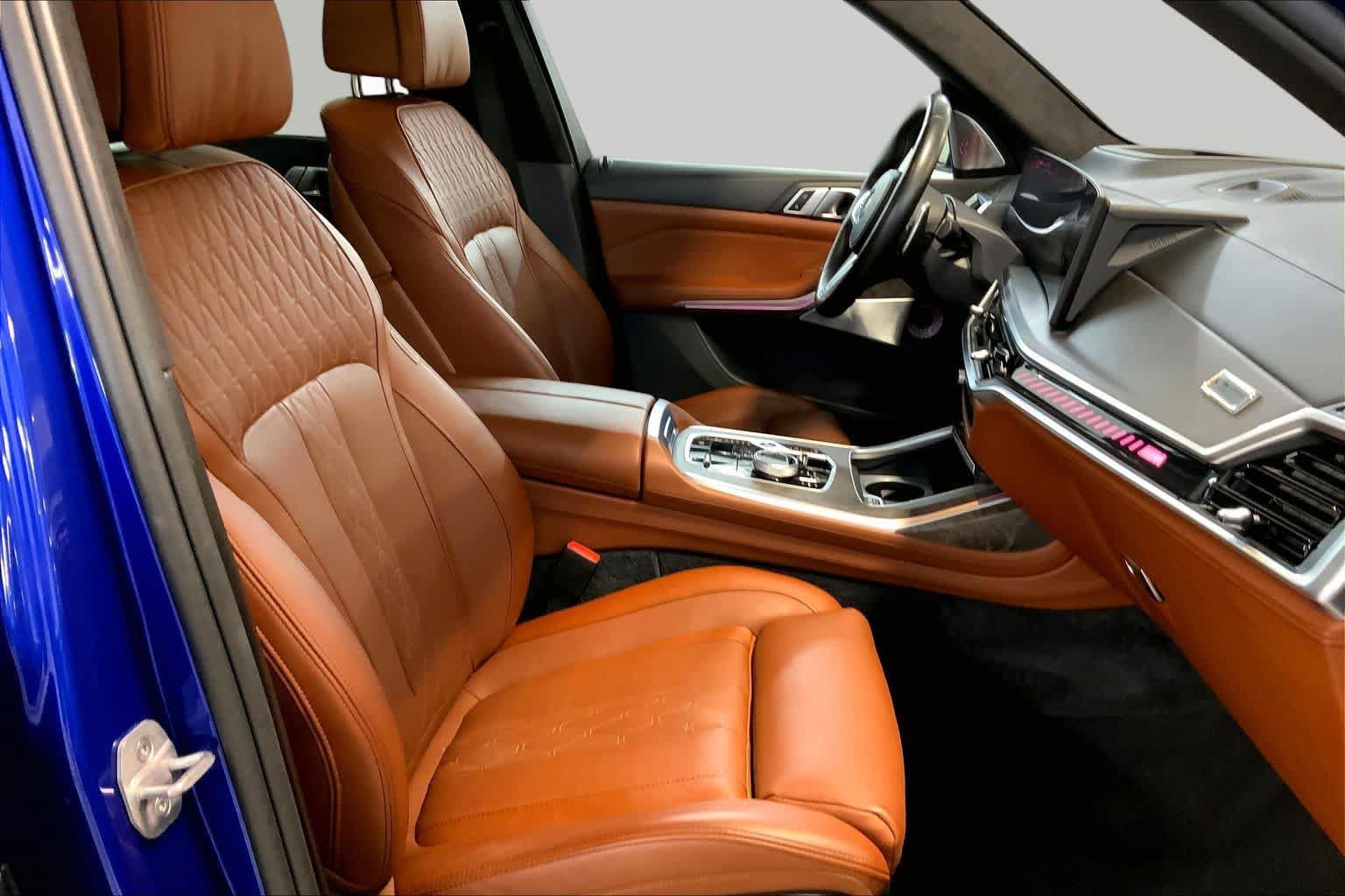 Used 2025 BMW X7 M60i AWD/4WD image 8