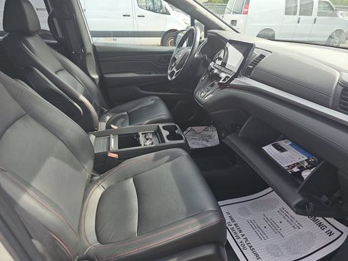 Used 2023 Honda Odyssey Sport image 11