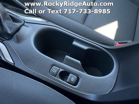 Used 2025 Toyota Corolla LE image 22