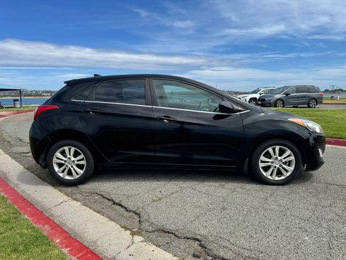 Used 2013 Hyundai Elantra GT FWD image 6