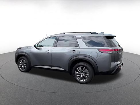 Used 2025 Nissan Pathfinder SV AWD/4WD image 10